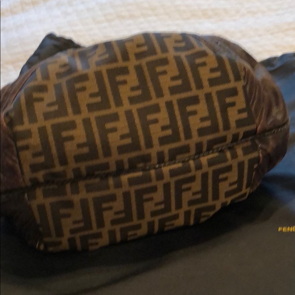 Fendi baby spy bag - Picture 2 of 7